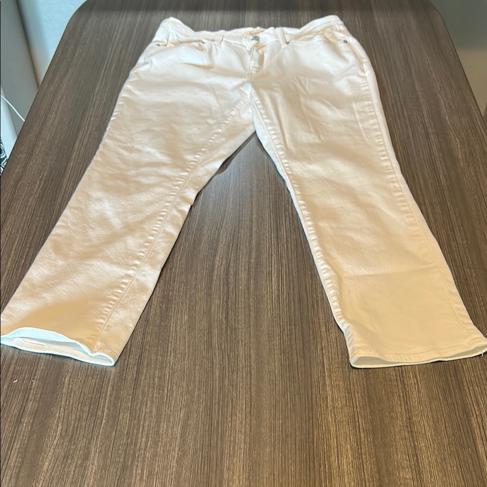 Levi's Women's Straight Leg Jeans - White